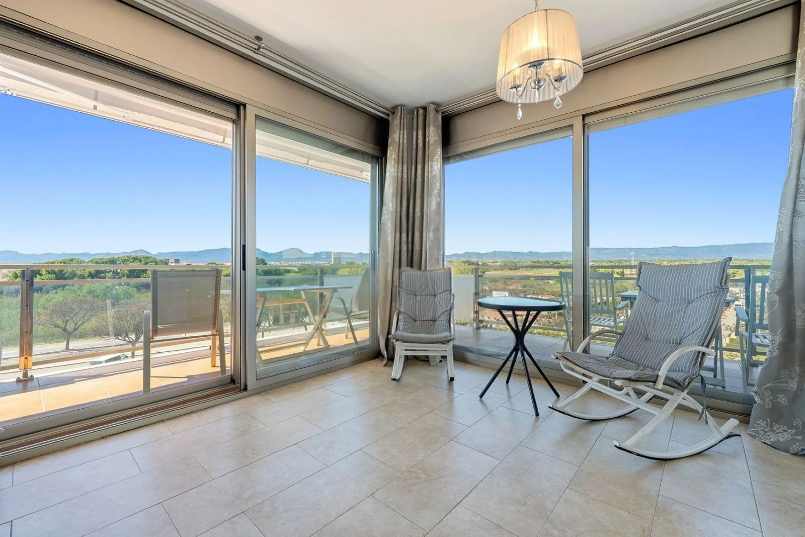 Elegant and bright penthouse near the sea in Cambrils, Costa Dorada