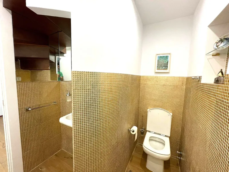 Independent Villa in Estepona – 984 m² Plot and 273 m² Built