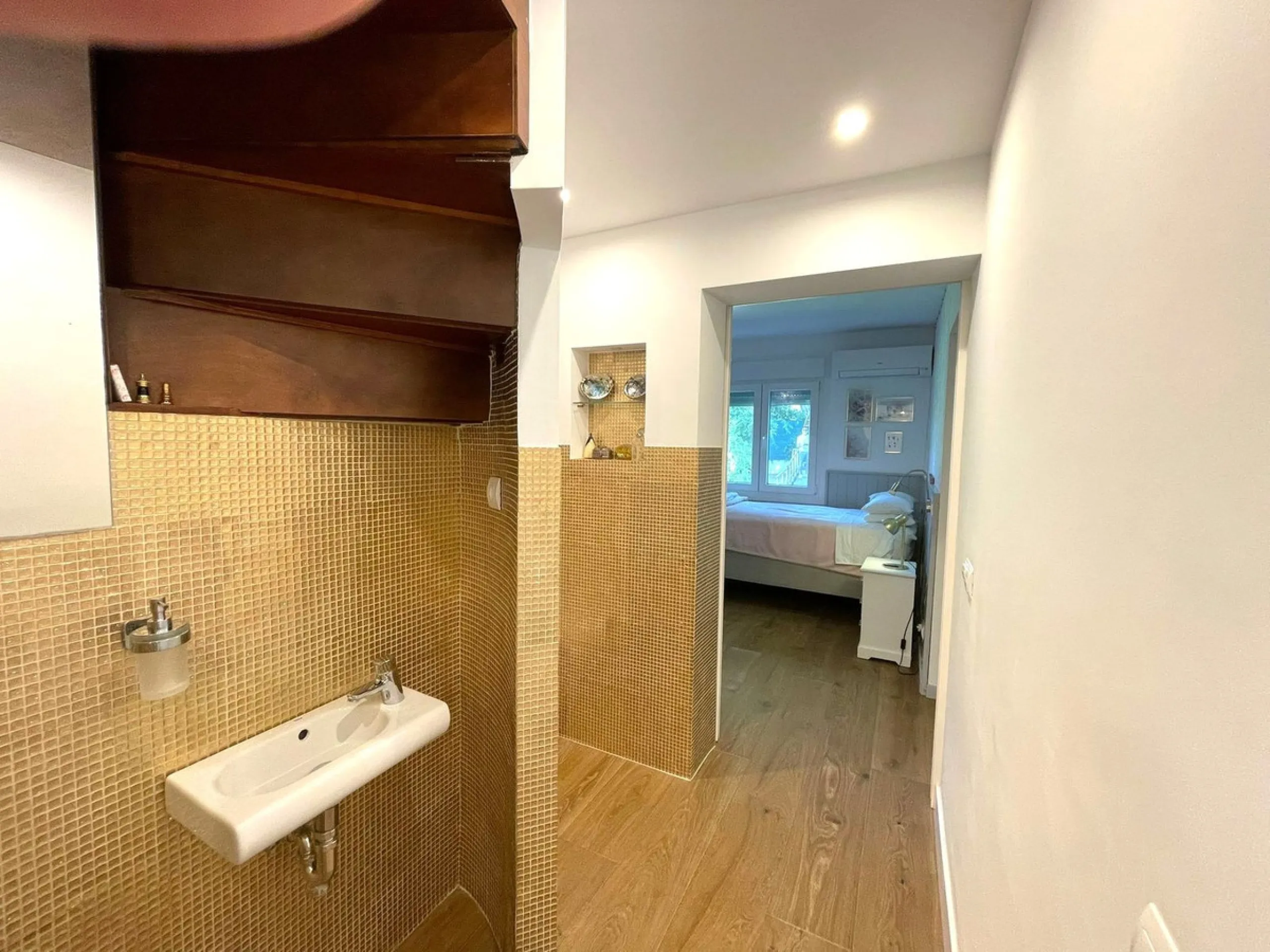 Independent Villa in Estepona – 984 m² Plot and 273 m² Built