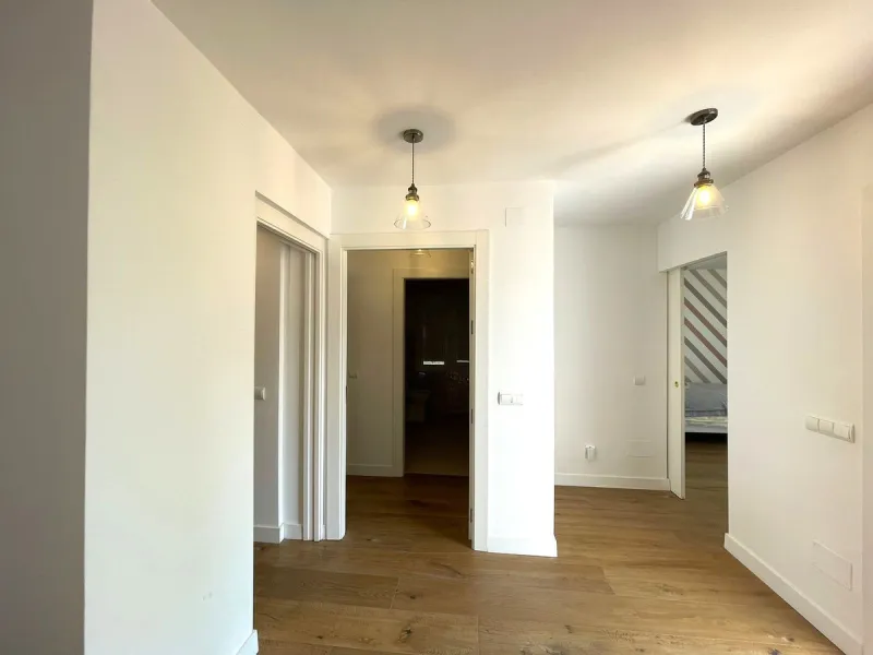 Independent Villa in Estepona – 984 m² Plot and 273 m² Built