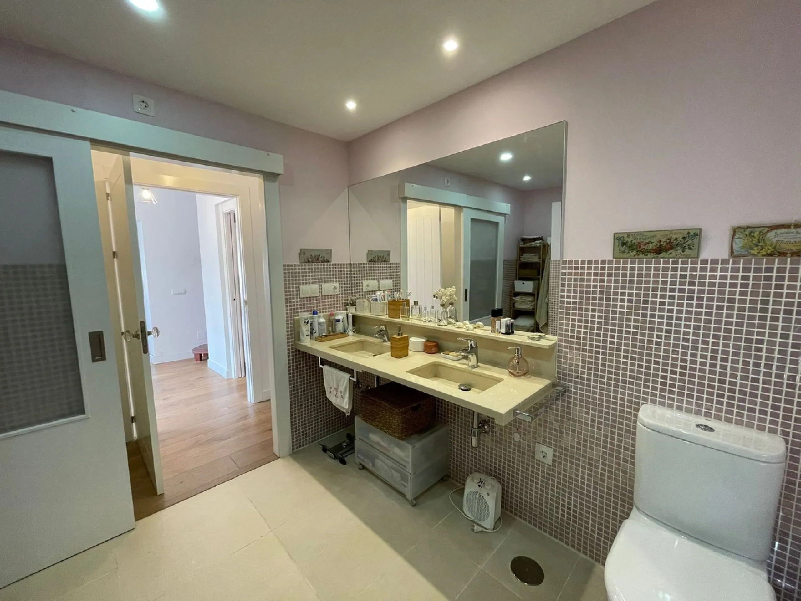 Independent Villa in Estepona – 984 m² Plot and 273 m² Built
