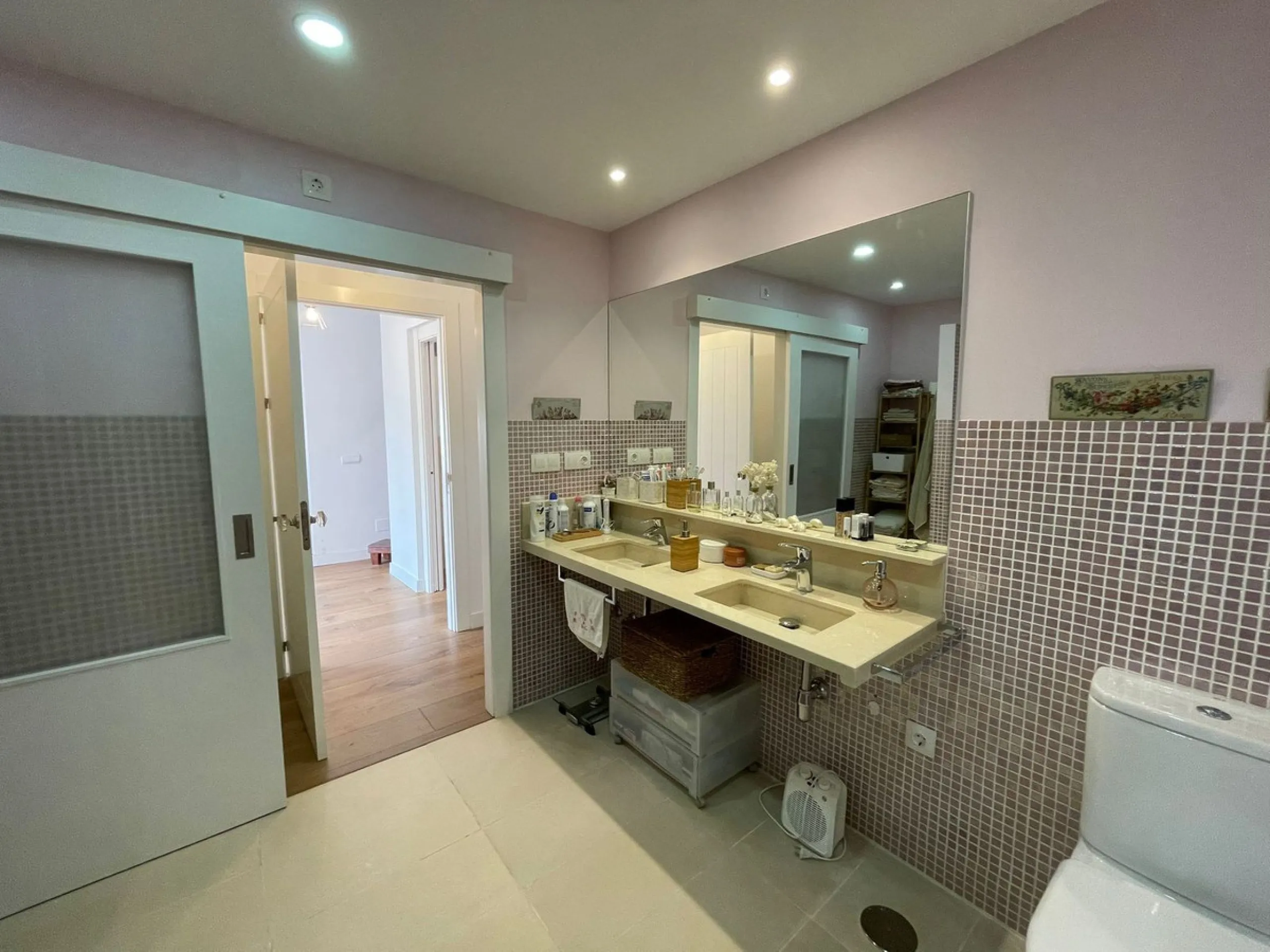 Independent Villa in Estepona – 984 m² Plot and 273 m² Built