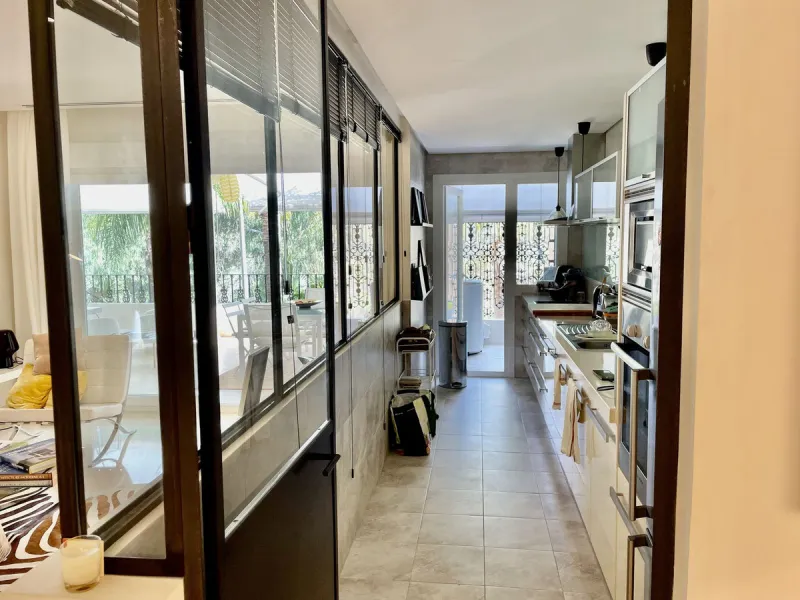 Traumwohnung in Nueva Andalucia: Privatsphäre, Komfort und Ruhe