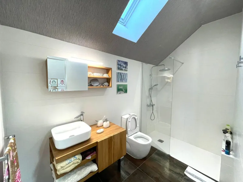 Independent Villa in Estepona – 984 m² Plot and 273 m² Built