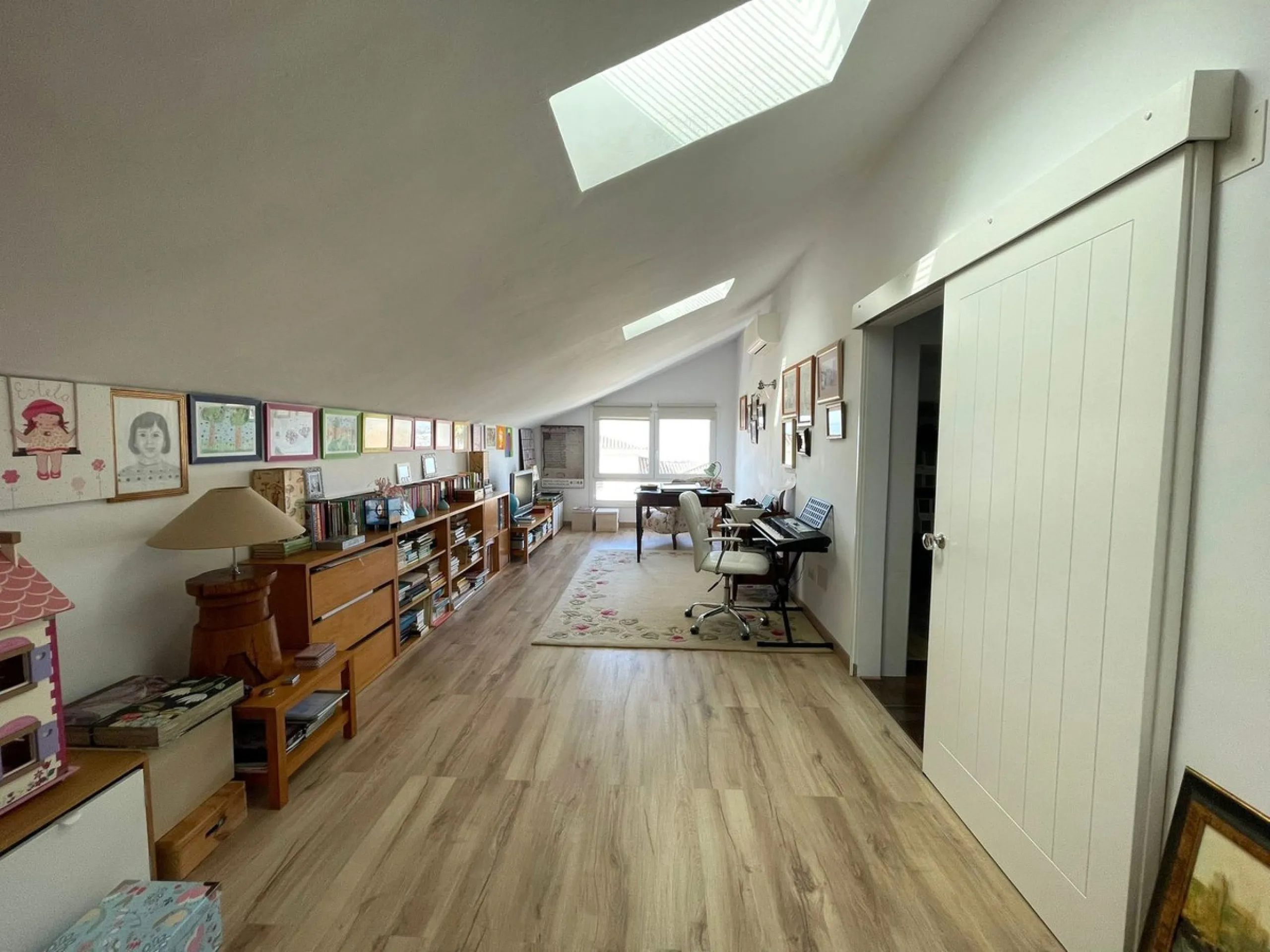 Independent Villa in Estepona – 984 m² Plot and 273 m² Built