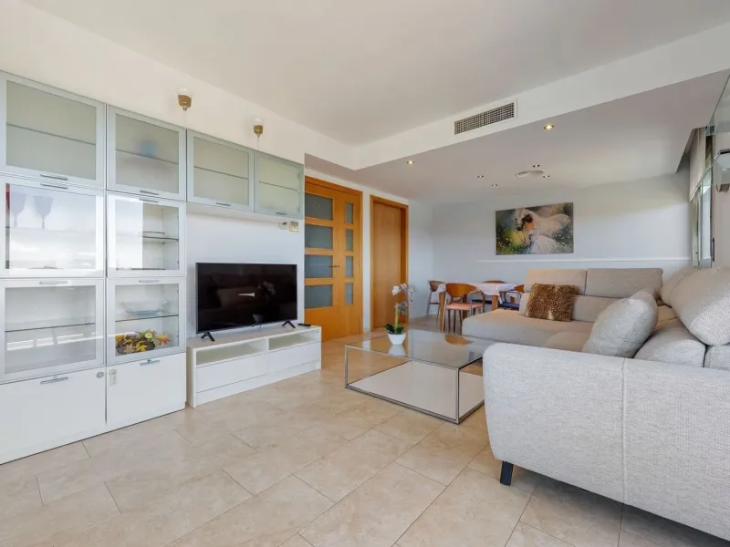 Elegant and bright penthouse near the sea in Cambrils, Costa Dorada