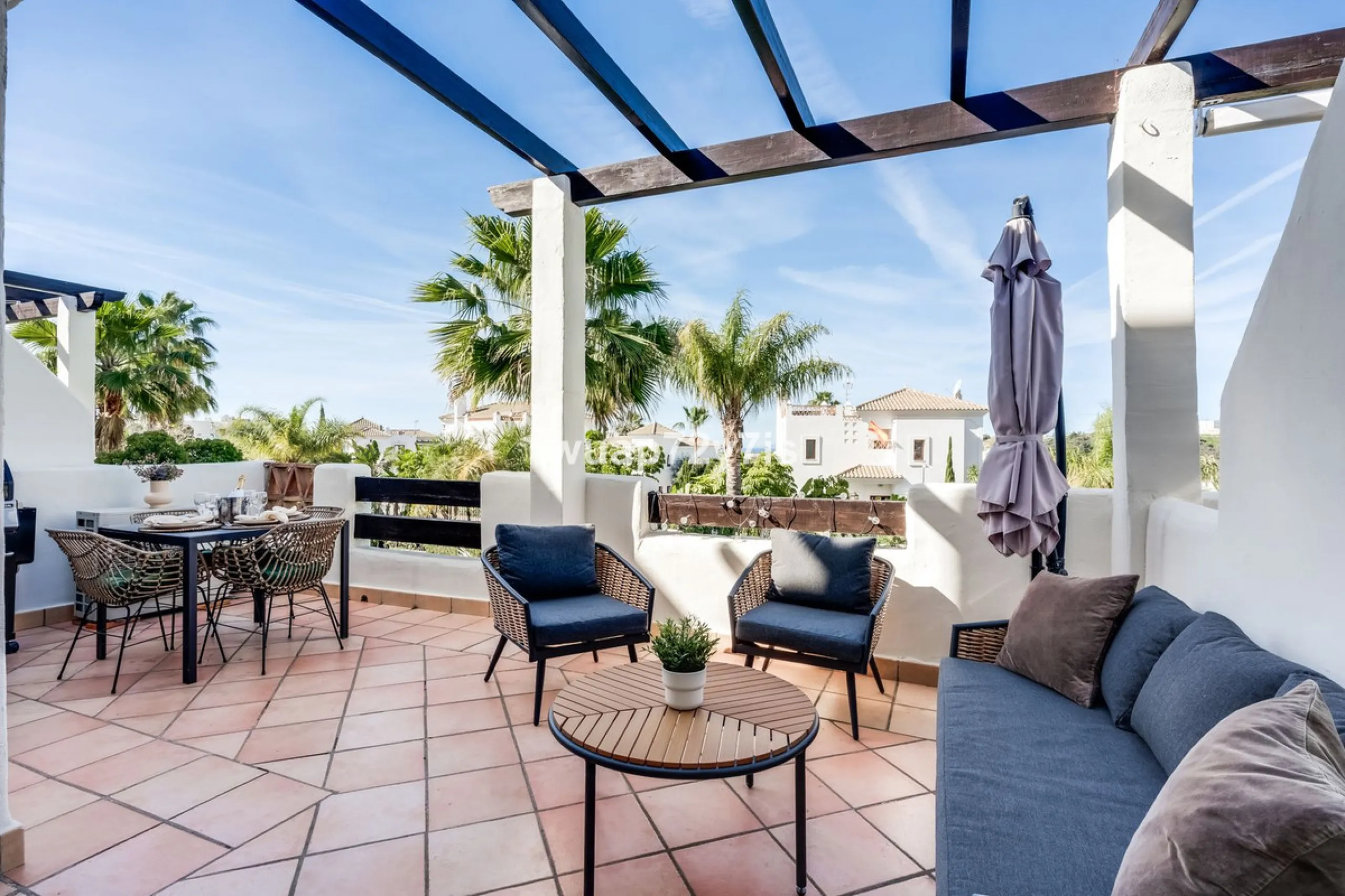 Stylish 2-Bedroom Apartment with Sea Views in Sunset Golf, Selwo, Estepona