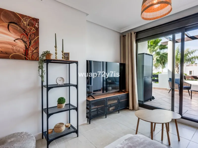 Stylish 2-Bedroom Apartment with Sea Views in Sunset Golf, Selwo, Estepona