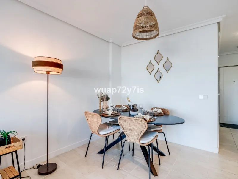 Stylish 2-Bedroom Apartment with Sea Views in Sunset Golf, Selwo, Estepona