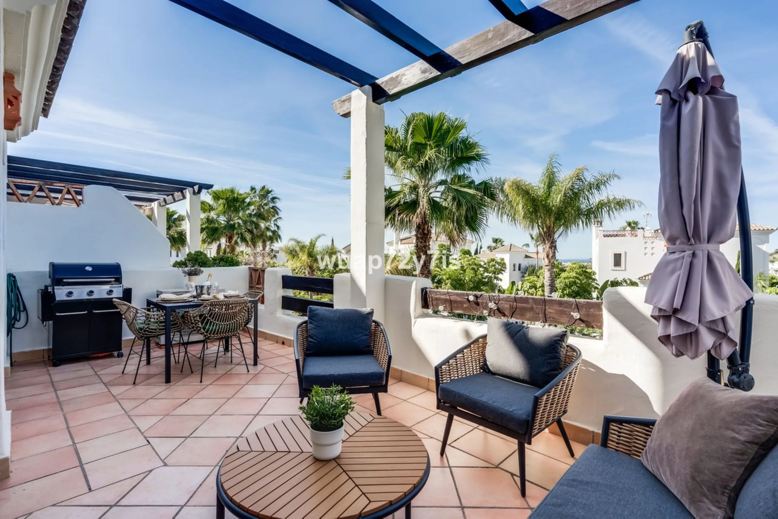 Stylish 2-Bedroom Apartment with Sea Views in Sunset Golf, Selwo, Estepona