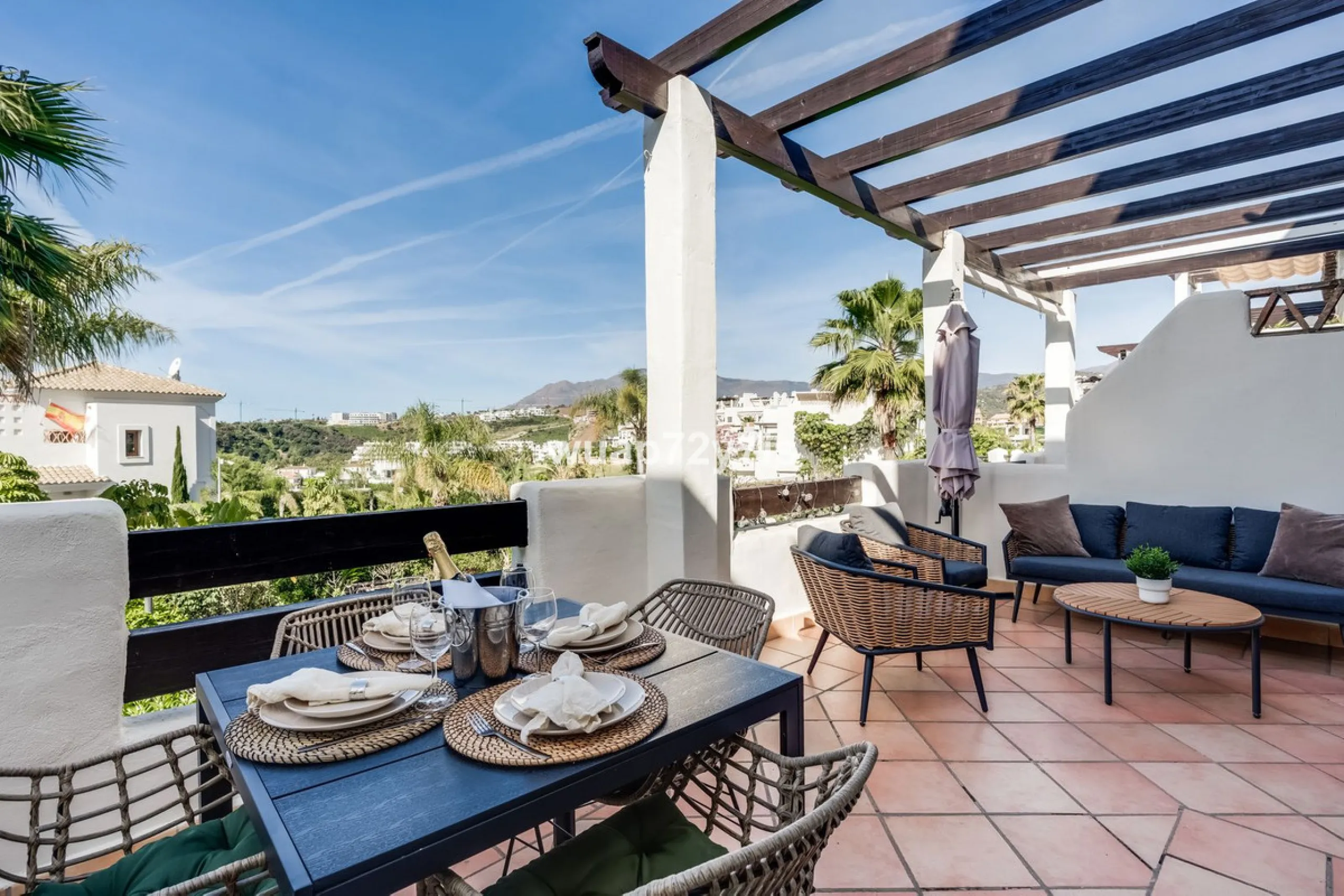 Stylish 2-Bedroom Apartment with Sea Views in Sunset Golf, Selwo, Estepona