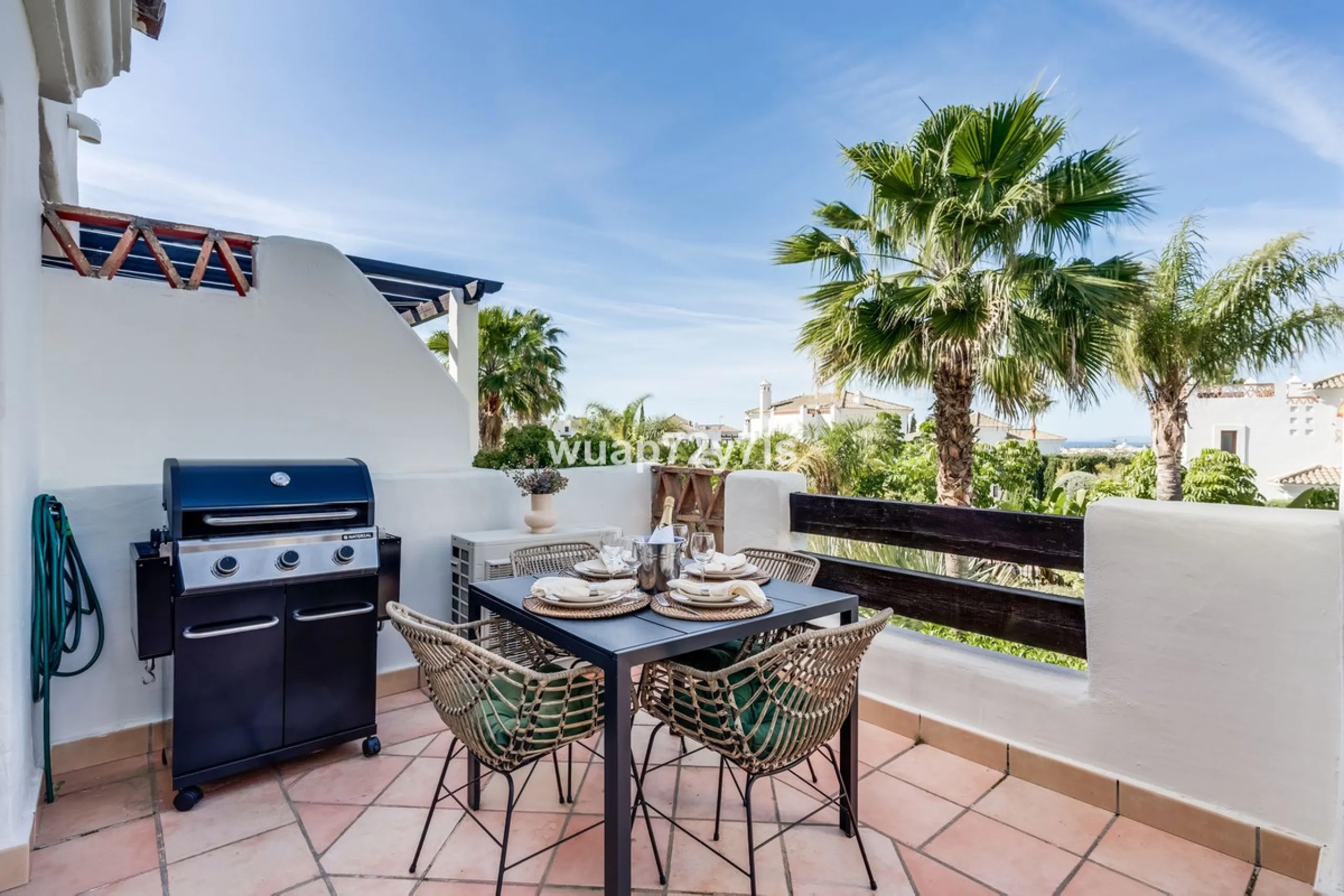 Stylish 2-Bedroom Apartment with Sea Views in Sunset Golf, Selwo, Estepona
