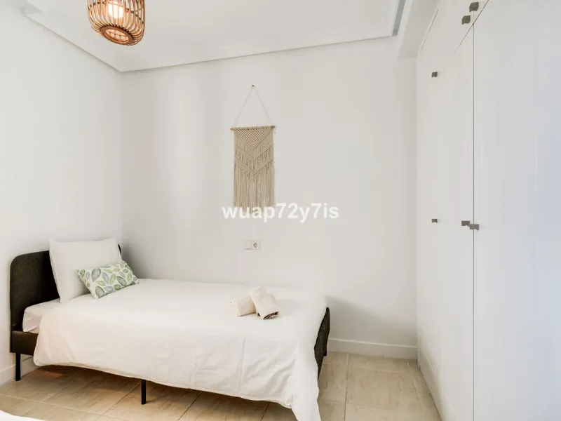 Stylish 2-Bedroom Apartment with Sea Views in Sunset Golf, Selwo, Estepona