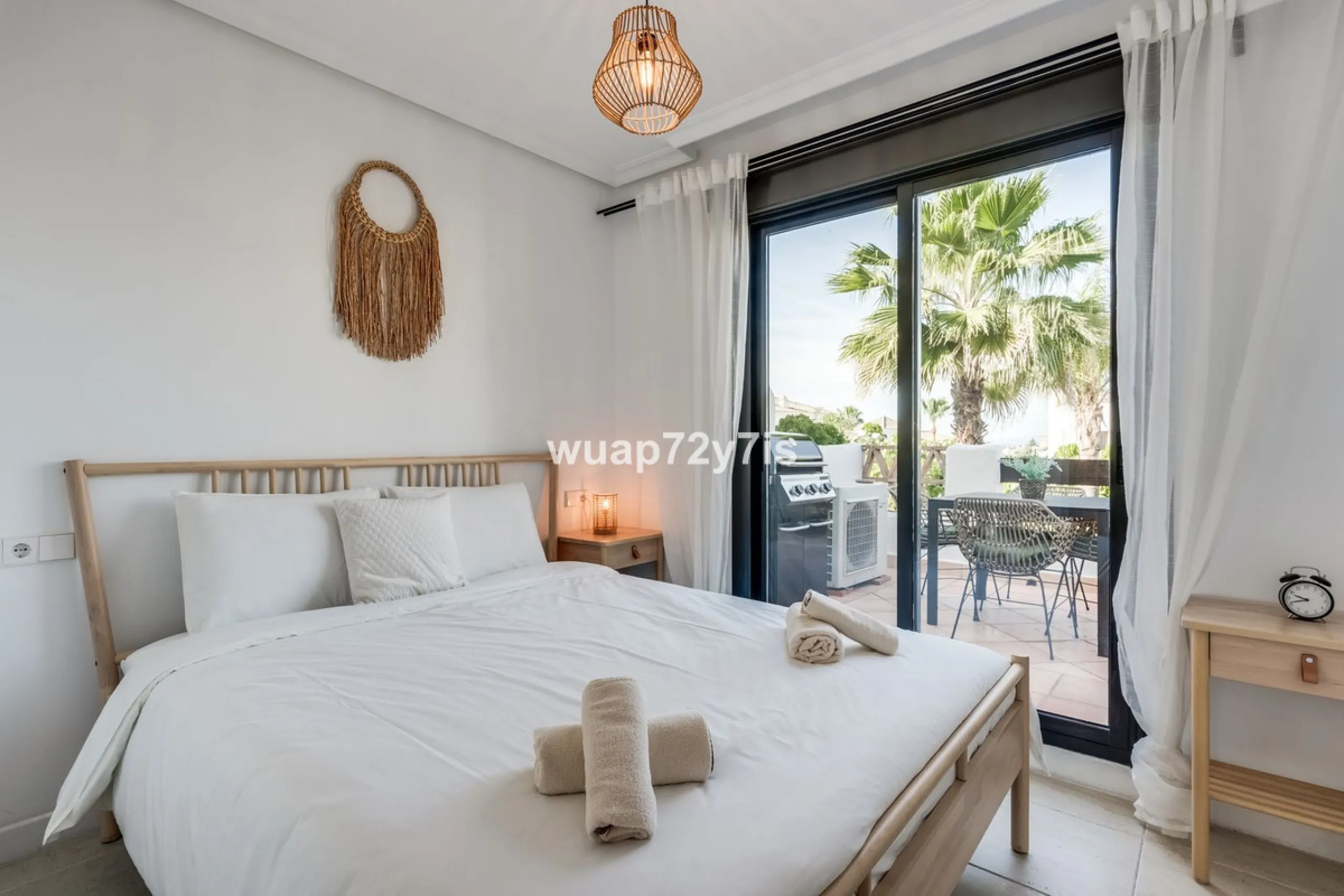 Stylish 2-Bedroom Apartment with Sea Views in Sunset Golf, Selwo, Estepona