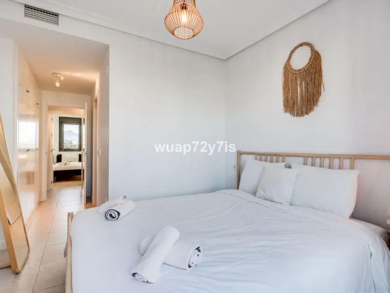 Stylish 2-Bedroom Apartment with Sea Views in Sunset Golf, Selwo, Estepona