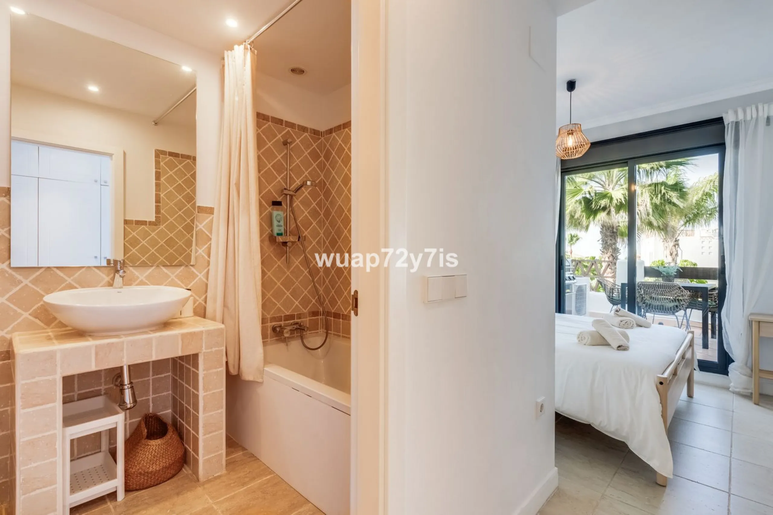 Stylish 2-Bedroom Apartment with Sea Views in Sunset Golf, Selwo, Estepona
