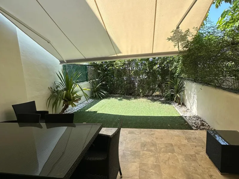 SUPERB 3 BEDROOM TOWNHOUSE - WALKING DISTANCE TO THE BEACH