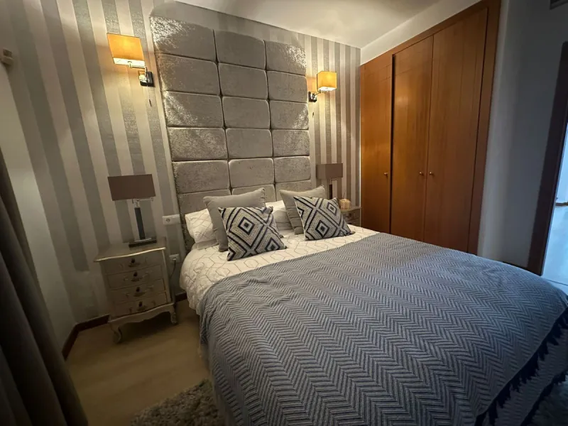 SUPERB 3 BEDROOM TOWNHOUSE - WALKING DISTANCE TO THE BEACH