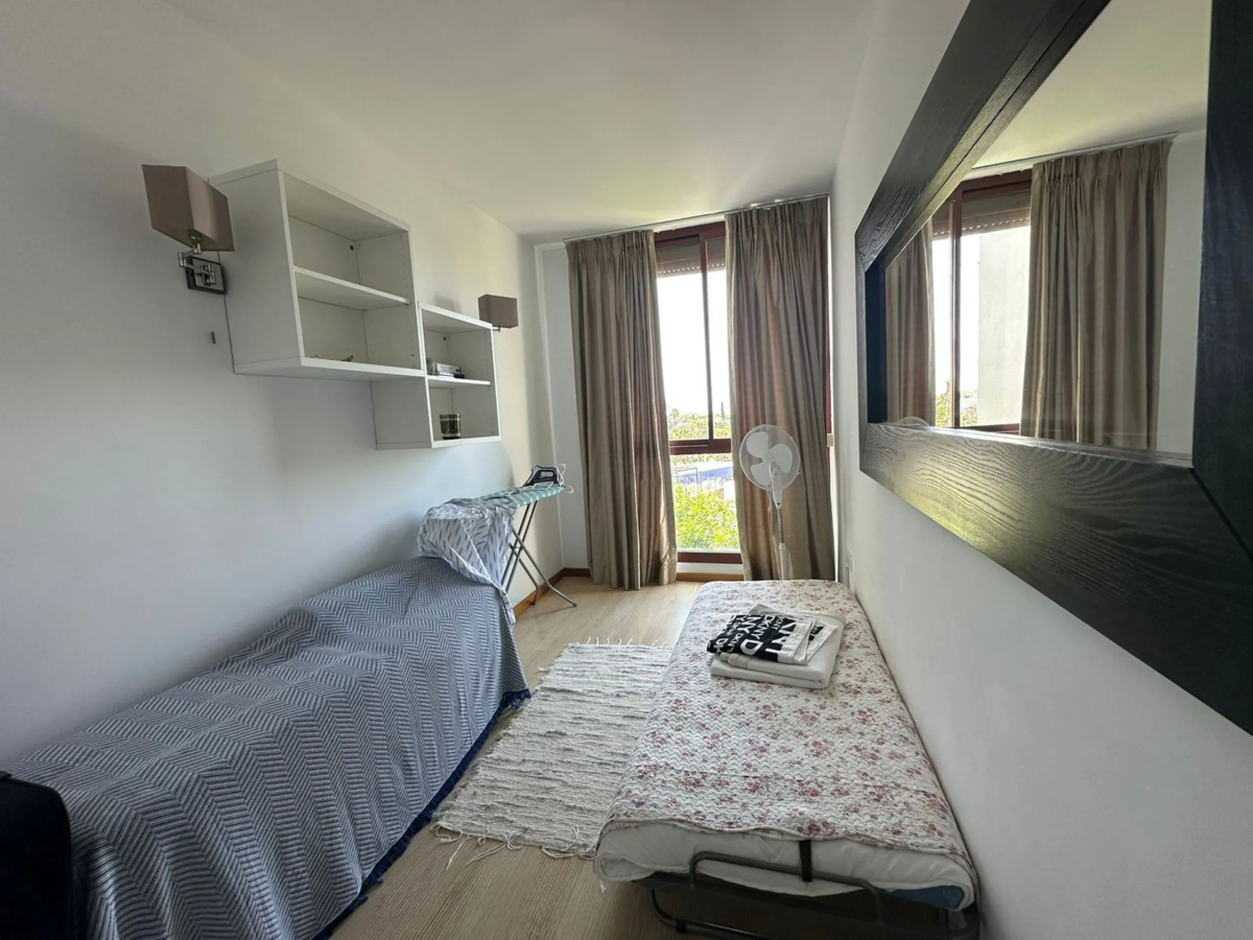 SUPERB 3 BEDROOM TOWNHOUSE - WALKING DISTANCE TO THE BEACH