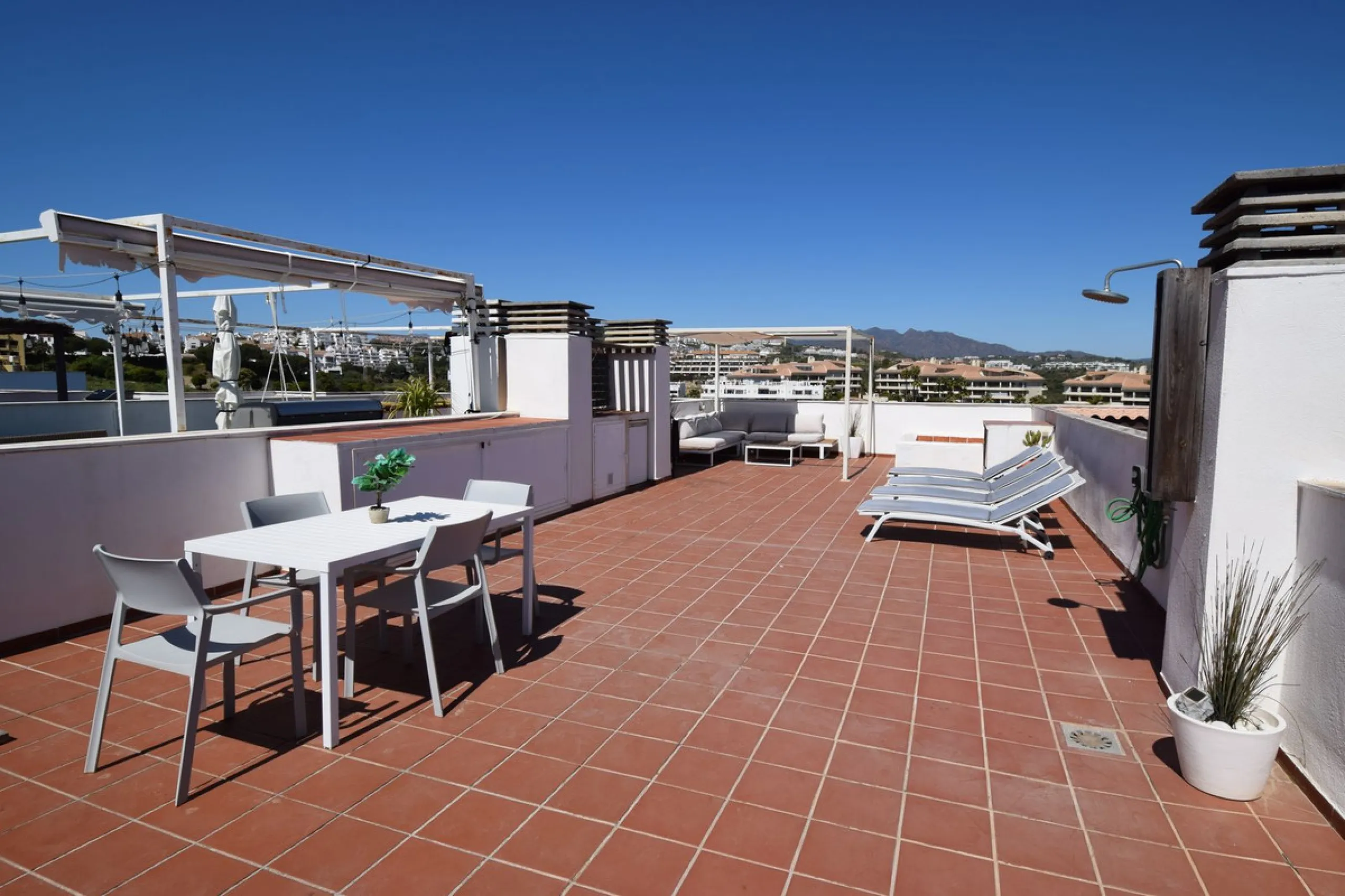 Apartment - Penthouse в продаже в Mijas, Málaga. В доме 3 спален и 2 ванных комнат. Площадь дома 70 м²