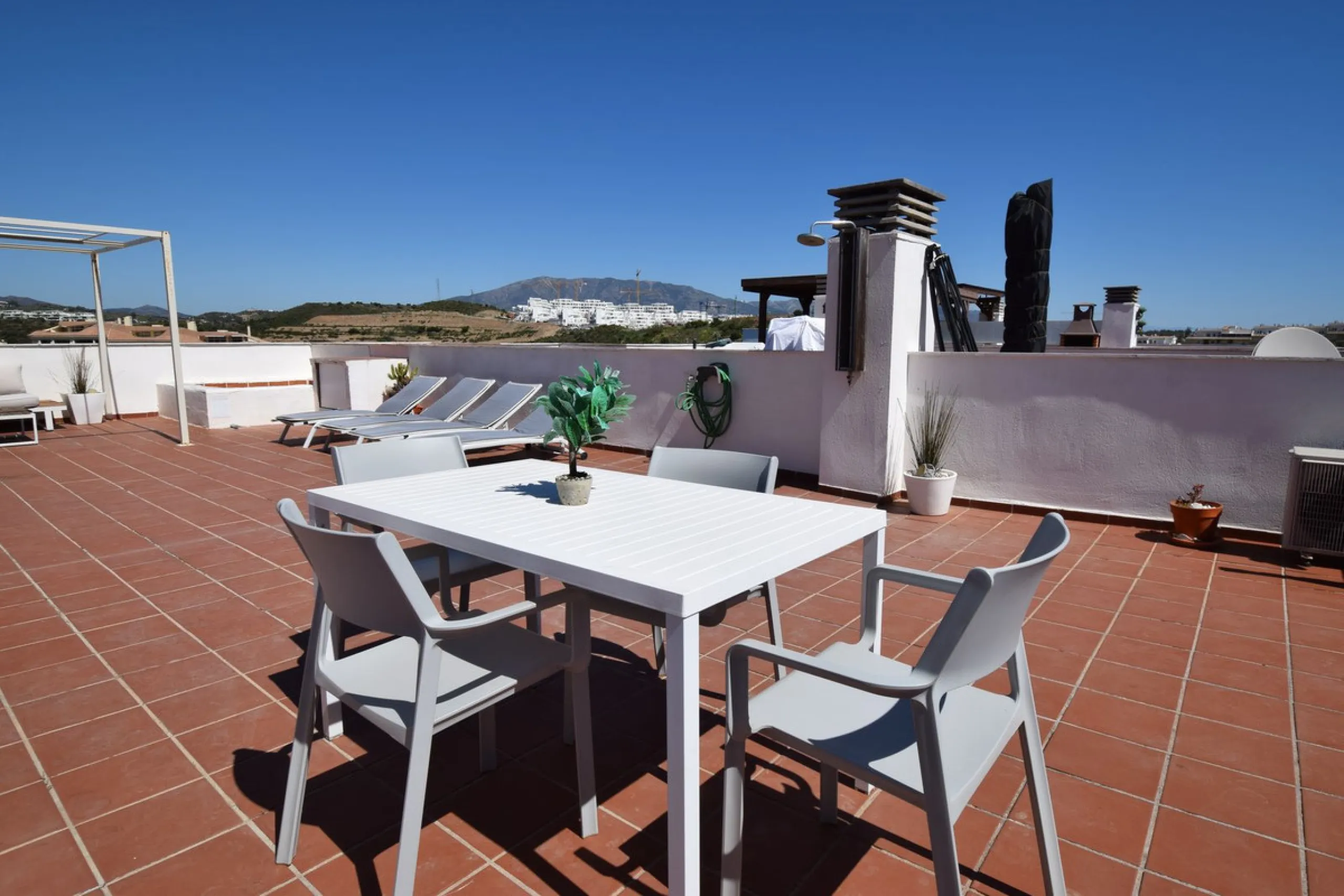 Apartment - Penthouse в продаже в Mijas, Málaga. В доме 3 спален и 2 ванных комнат. Площадь дома 70 м²