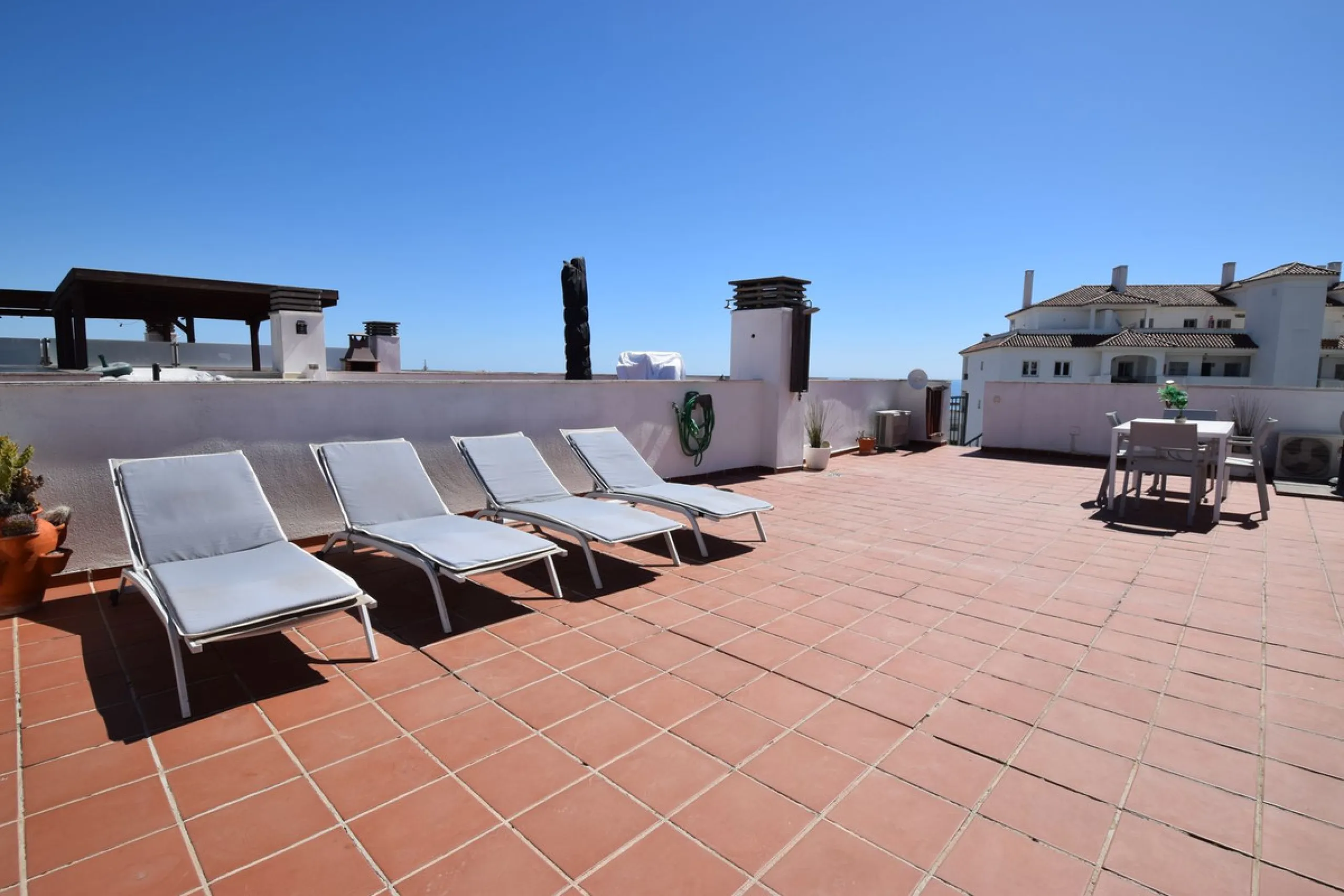 Apartment - Penthouse в продаже в Mijas, Málaga. В доме 3 спален и 2 ванных комнат. Площадь дома 70 м²