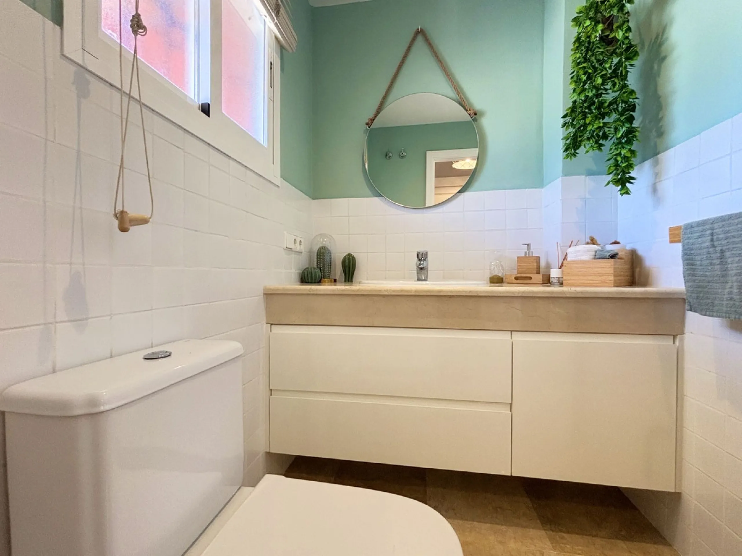 CHARMING TOWNHOUSE WITH TERRACE, PRIVATE GARAGE, AND SOUTH-FACING ORIENTATION
