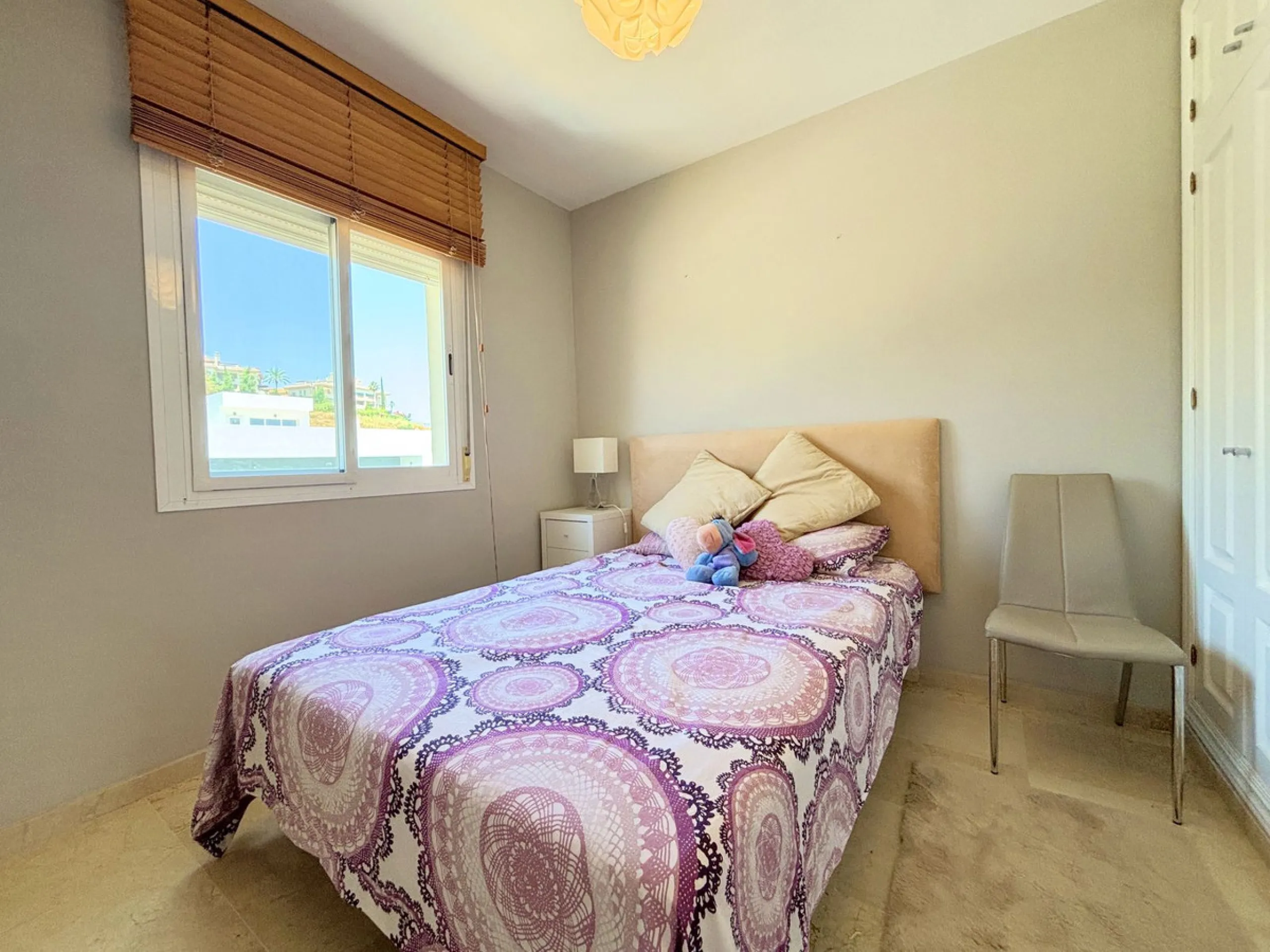 CHARMING TOWNHOUSE WITH TERRACE, PRIVATE GARAGE, AND SOUTH-FACING ORIENTATION