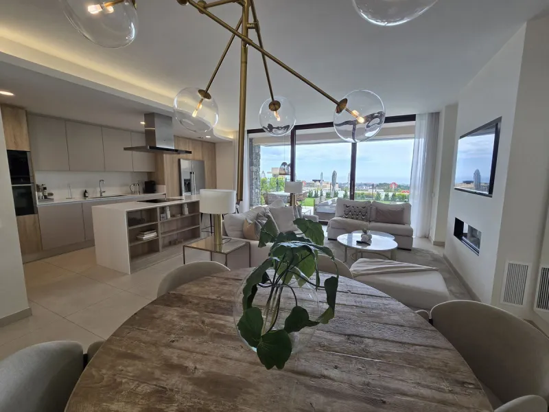 Wonderful 3 Bedroom Ground floor Corner Apartment with Spectacular Mediterranean Views in Real de La Quinta