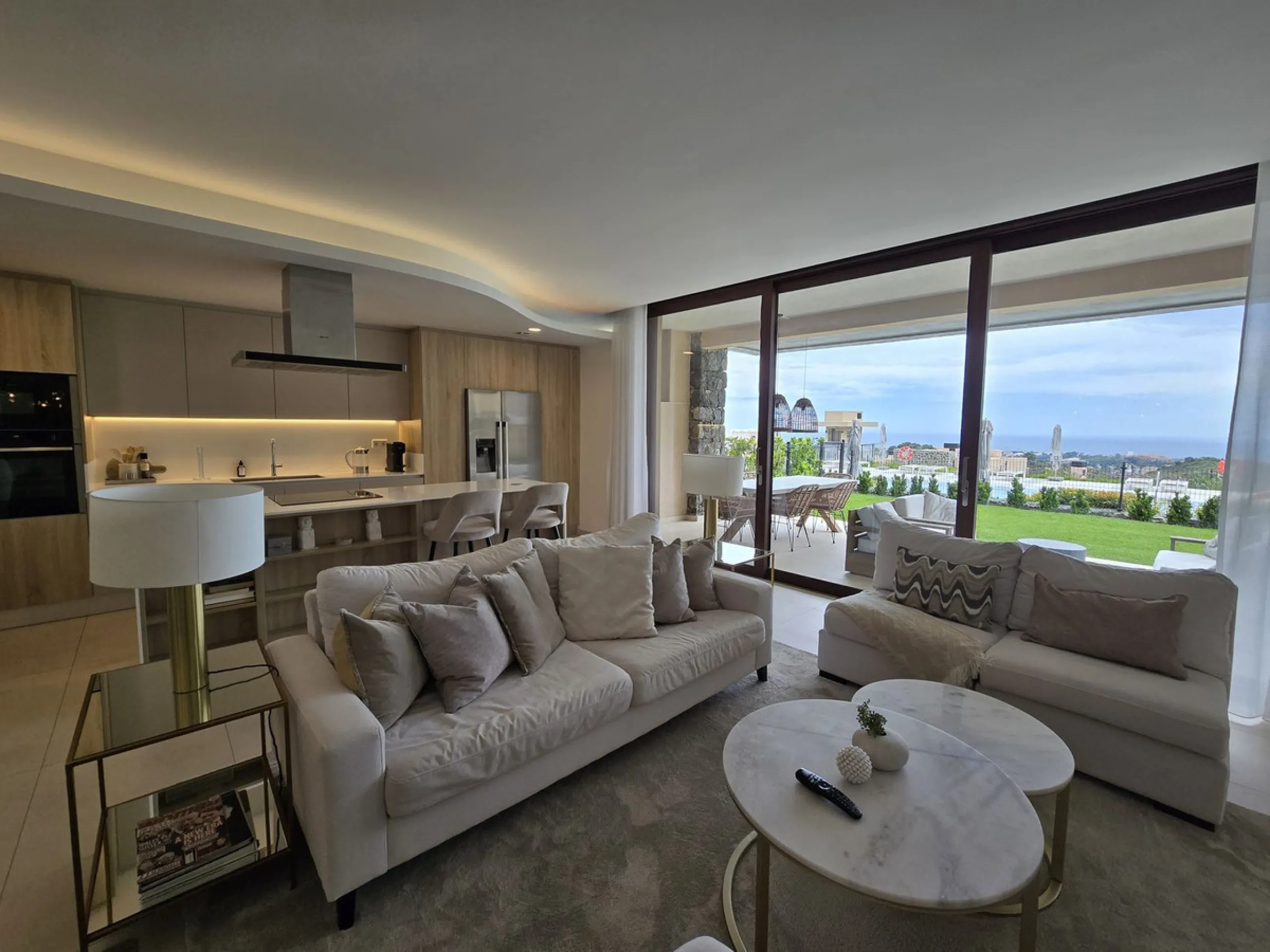 Wonderful 3 Bedroom Ground floor Corner Apartment with Spectacular Mediterranean Views in Real de La Quinta