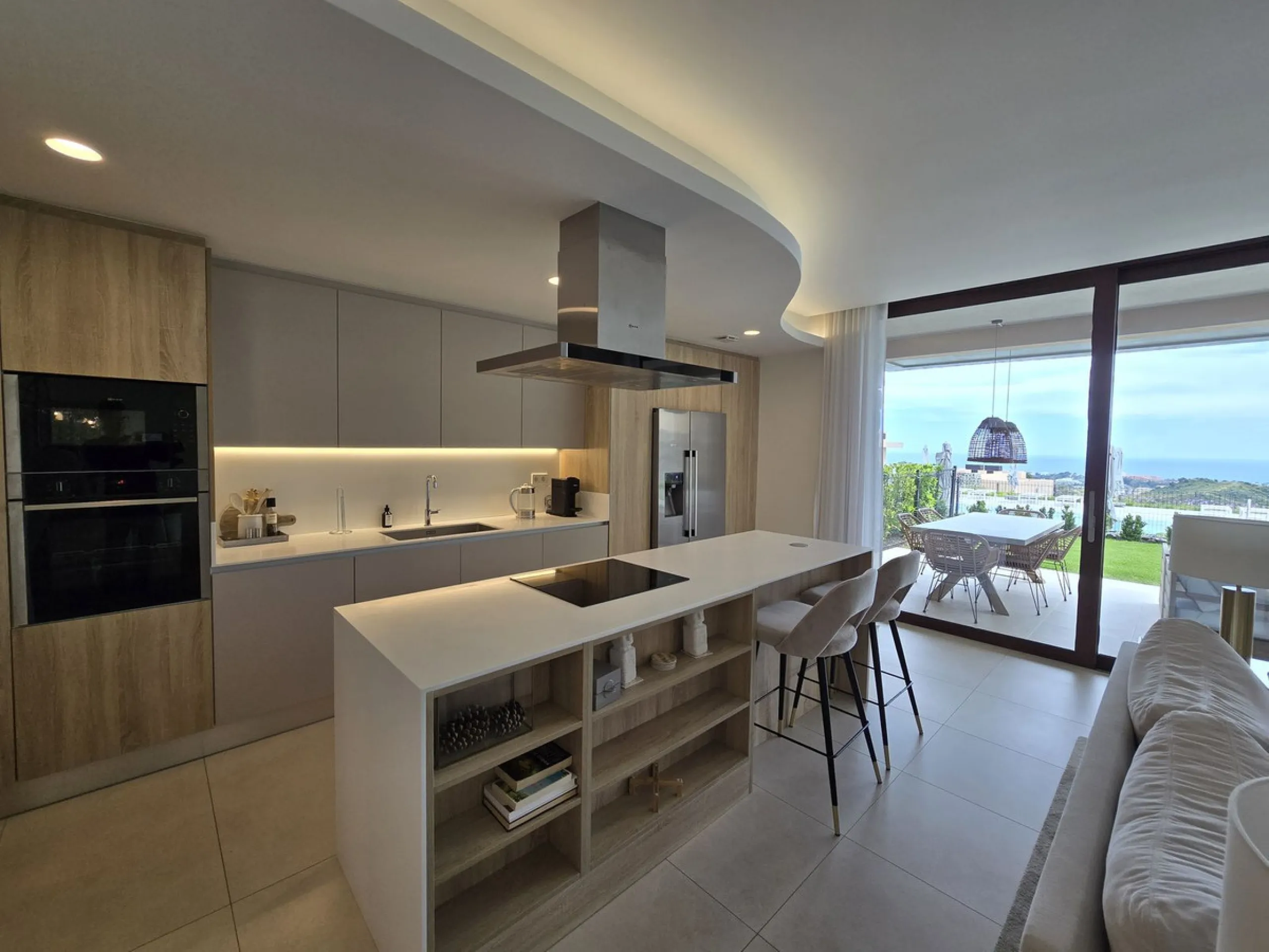 Wonderful 3 Bedroom Ground floor Corner Apartment with Spectacular Mediterranean Views in Real de La Quinta