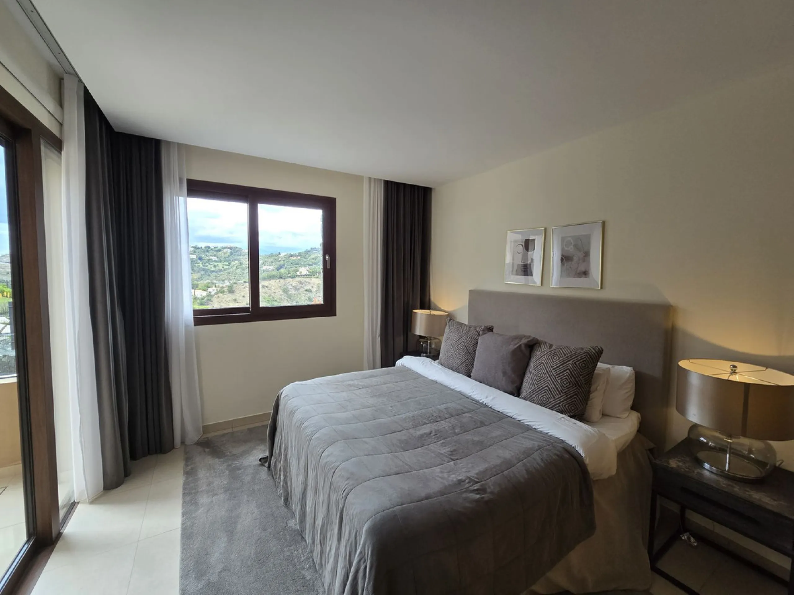Wonderful 3 Bedroom Ground floor Corner Apartment with Spectacular Mediterranean Views in Real de La Quinta