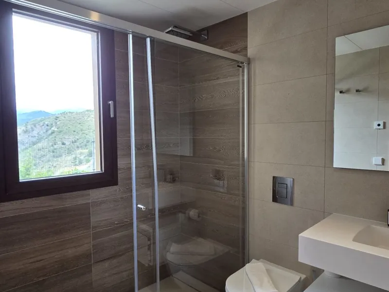 Wonderful 3 Bedroom Ground floor Corner Apartment with Spectacular Mediterranean Views in Real de La Quinta