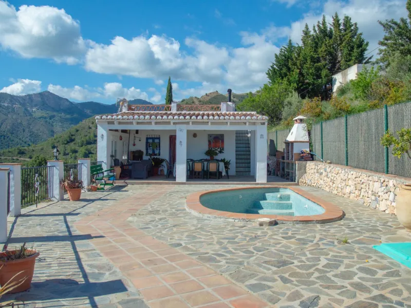 Rustic Charm and Incredible Views: Villa with Pool in the Countryside of Frigiliana