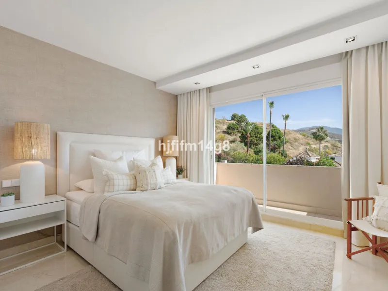 This unit is truly one of a kind. 3-bedroom apartment for sale in the prestigious Albatross Hill complex, located in the heart of Nueva Andalucía's Golf Valley. This elegant home offers the perfect blend of luxury, comfort, and convenience—ideal as a perm
