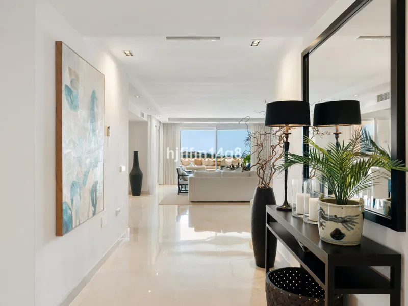 This unit is truly one of a kind. 3-bedroom apartment for sale in the prestigious Albatross Hill complex, located in the heart of Nueva Andalucía's Golf Valley. This elegant home offers the perfect blend of luxury, comfort, and convenience—ideal as a perm