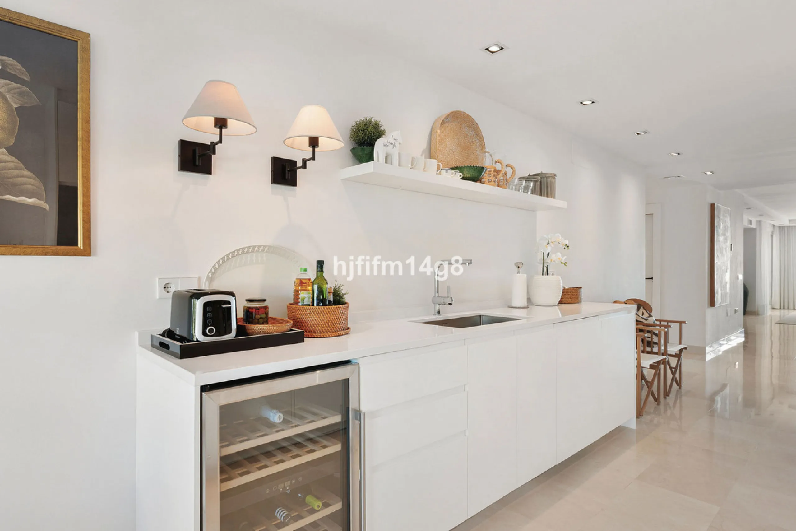 This unit is truly one of a kind. 3-bedroom apartment for sale in the prestigious Albatross Hill complex, located in the heart of Nueva Andalucía's Golf Valley. This elegant home offers the perfect blend of luxury, comfort, and convenience—ideal as a perm