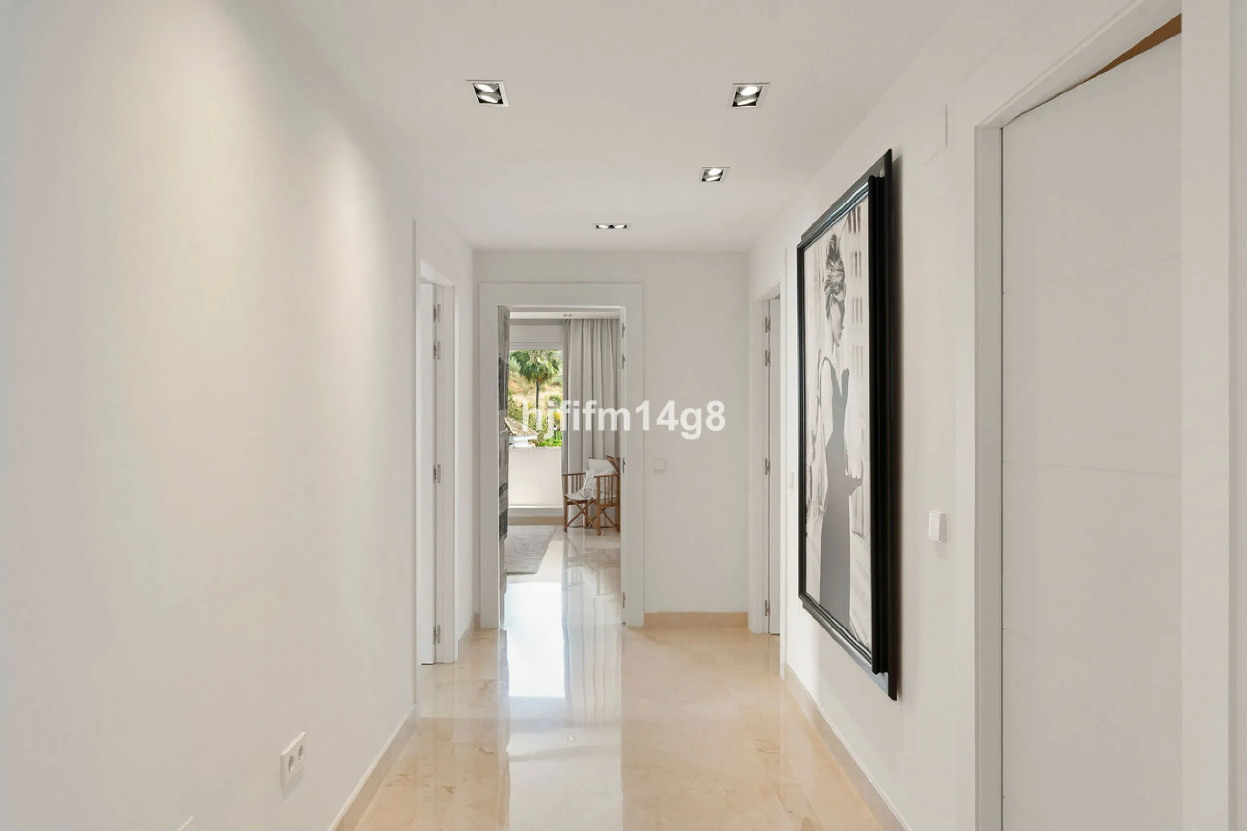 This unit is truly one of a kind. 3-bedroom apartment for sale in the prestigious Albatross Hill complex, located in the heart of Nueva Andalucía's Golf Valley. This elegant home offers the perfect blend of luxury, comfort, and convenience—ideal as a perm