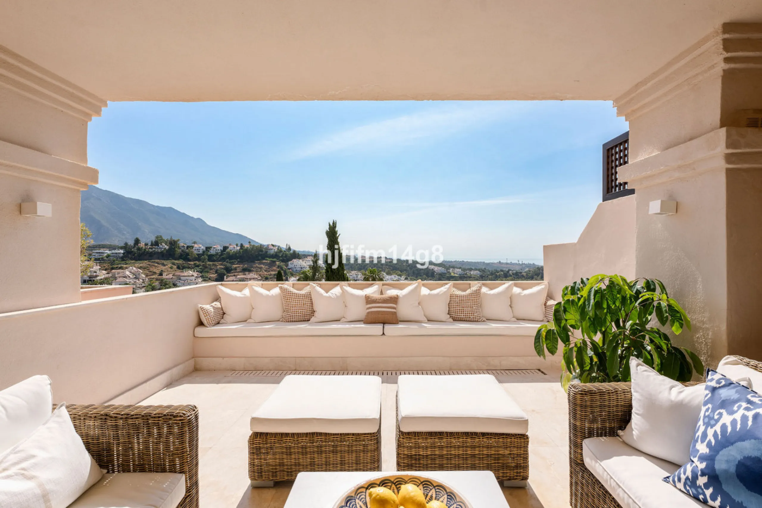This unit is truly one of a kind. 3-bedroom apartment for sale in the prestigious Albatross Hill complex, located in the heart of Nueva Andalucía's Golf Valley. This elegant home offers the perfect blend of luxury, comfort, and convenience—ideal as a perm