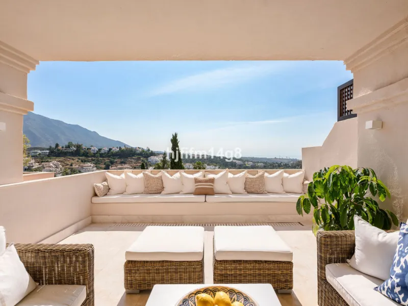 This unit is truly one of a kind. 3-bedroom apartment for sale in the prestigious Albatross Hill complex, located in the heart of Nueva Andalucía's Golf Valley. This elegant home offers the perfect blend of luxury, comfort, and convenience—ideal as a perm