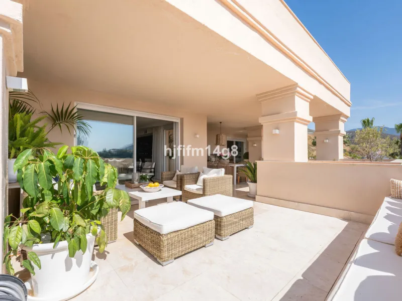 This unit is truly one of a kind. 3-bedroom apartment for sale in the prestigious Albatross Hill complex, located in the heart of Nueva Andalucía's Golf Valley. This elegant home offers the perfect blend of luxury, comfort, and convenience—ideal as a perm