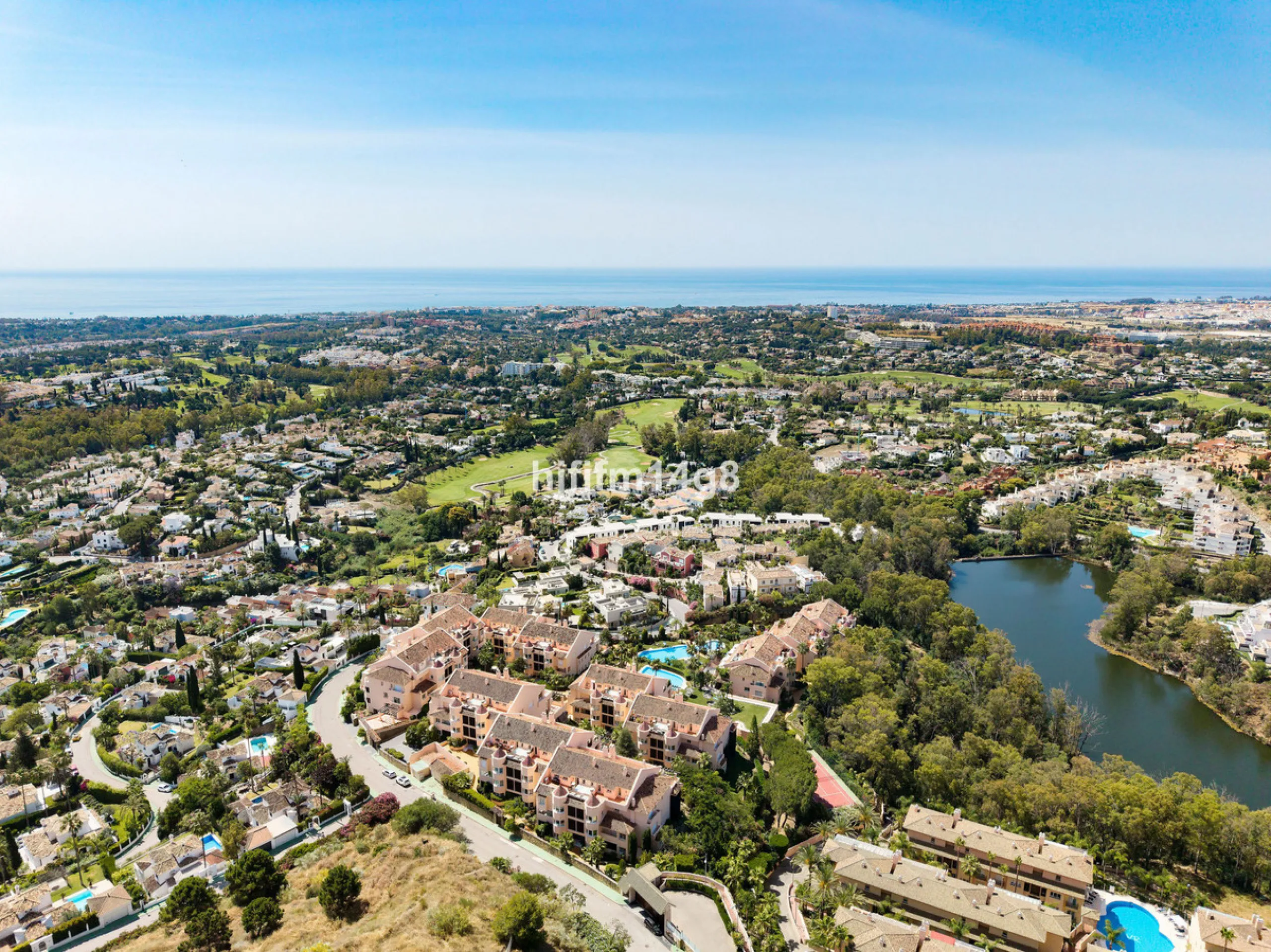 This unit is truly one of a kind. 3-bedroom apartment for sale in the prestigious Albatross Hill complex, located in the heart of Nueva Andalucía's Golf Valley. This elegant home offers the perfect blend of luxury, comfort, and convenience—ideal as a perm