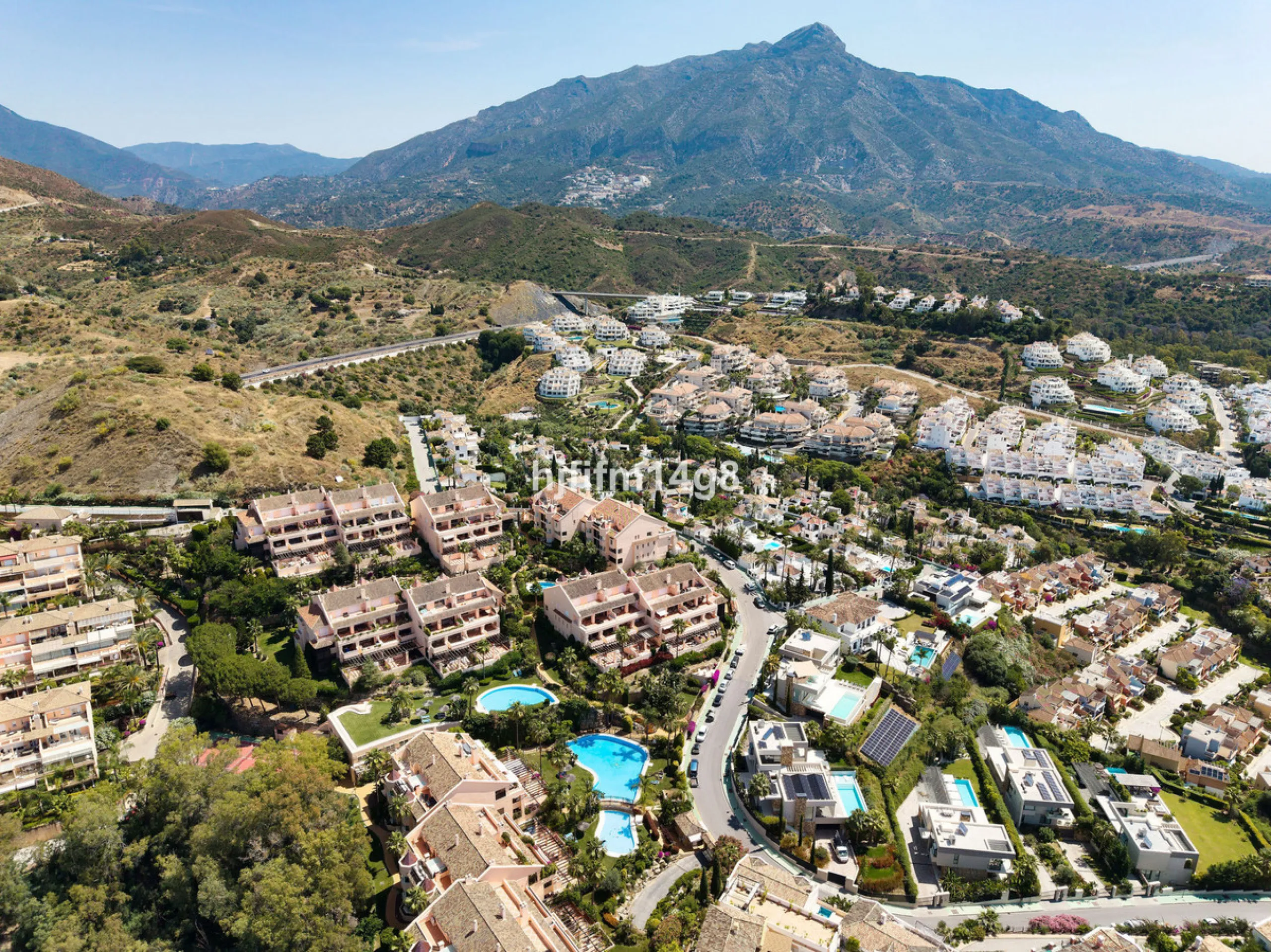 This unit is truly one of a kind. 3-bedroom apartment for sale in the prestigious Albatross Hill complex, located in the heart of Nueva Andalucía's Golf Valley. This elegant home offers the perfect blend of luxury, comfort, and convenience—ideal as a perm