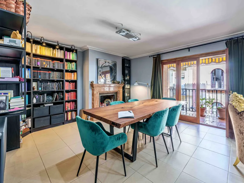 Apartment - Middle Floor Apartment в продаже в Málaga, Málaga. В доме 4 спален и 3 ванных комнат. Площадь дома 200 м²