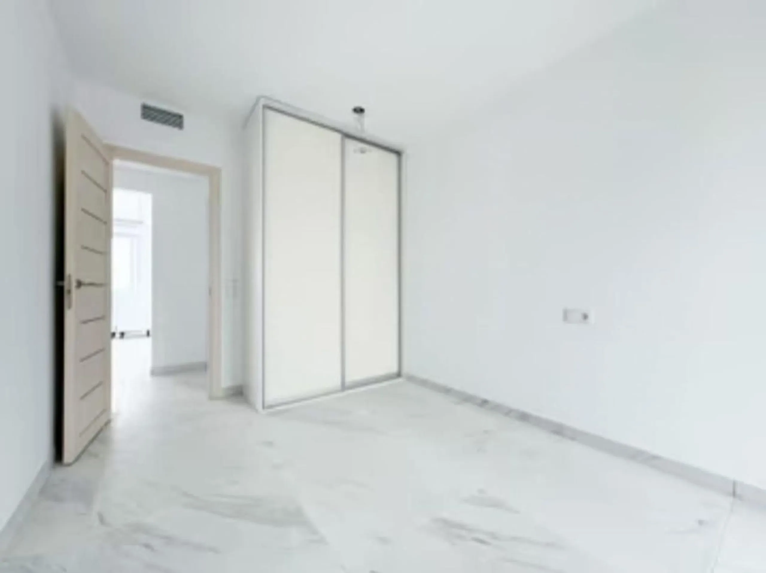 Modern and exclusive penthouse with sea views in La Pineda, Tarragona