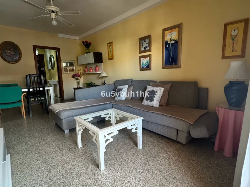 This bright and spacious apartment is a fantastic opportunity to live or invest in one of the most sought-after areas of Fuengirola. Ideally located just 50 meters from the beach, it offers both comfort and convenience in a prime coastal setting.