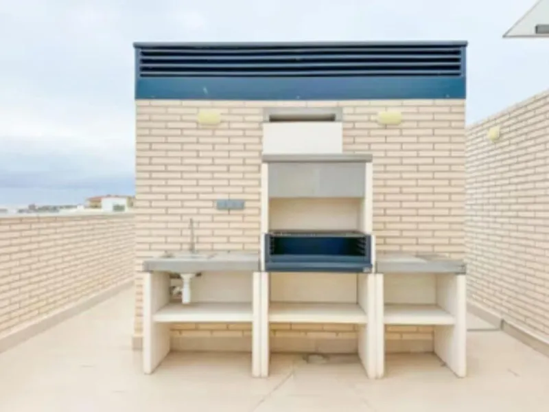 Modern and exclusive penthouse with sea views in La Pineda, Tarragona