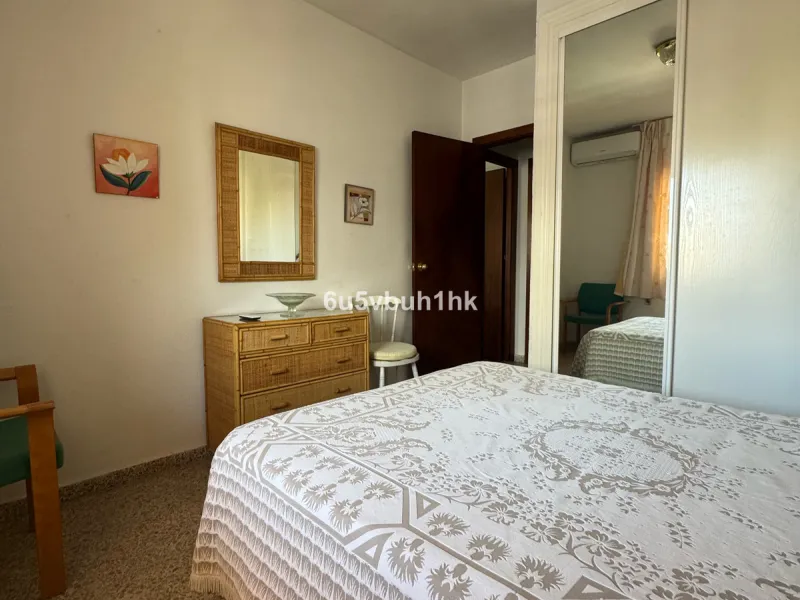 This bright and spacious apartment is a fantastic opportunity to live or invest in one of the most sought-after areas of Fuengirola. Ideally located just 50 meters from the beach, it offers both comfort and convenience in a prime coastal setting.