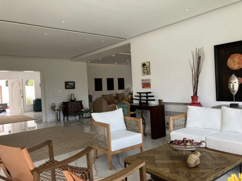 Amazing dettache Villa in Puerto Banus area, a few steps away  from the beach, resataurants, bars, night clubs, beach clubs, shopping center and all amenities. This lovely property it was recently renovated and fully furnished.