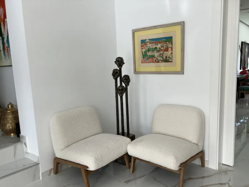 Amazing dettache Villa in Puerto Banus area, a few steps away  from the beach, resataurants, bars, night clubs, beach clubs, shopping center and all amenities. This lovely property it was recently renovated and fully furnished.